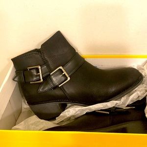 Seven Dials Womens Yosepha Ankle Boots Black Cuban Heel Low Zip Straps 7 M New